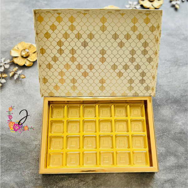 Bookstyle rigid box with festive foiling print. - Image 4